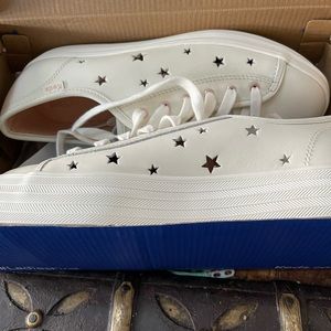 Size 8 White Leather keds Lace up shoe NWOT